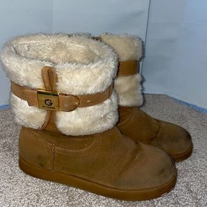 “Guess” brown boots with white fuzzy insole
